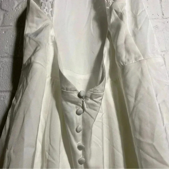 Lulu’s Bridal Dress Size Large Halter Neck Soft Cut Out Back  White Button Train - Picture 9 of 14